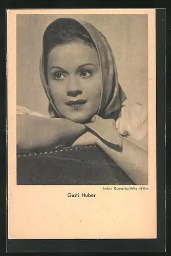 AK Schauspielerin Gusti Huber mit Kopftüchlein