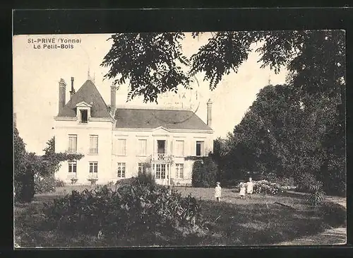 AK Saint-Prive, Le Petit-Bois, im Garten hinter der Villa