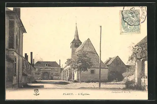 AK Flacy, L`Eglise, Platzpartie mit der Kirche