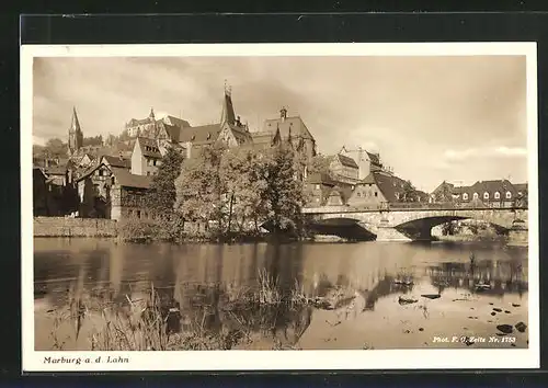 AK Marburg a. Lahn, Uferpartie neben der Brücke unter der Universität