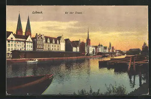 AK Lübeck, am Ufer der Trave, Blick auf die alten Lagerhäuser