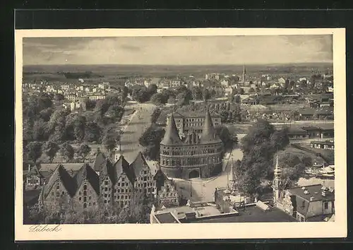 AK Lübeck, Blick auf das Holstentor und die Stadt