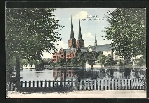 AK Lübeck, Ansicht des Doms und des Museums vom Ufer aus