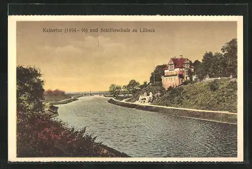 AK Lübeck, Kaisertor und Schifferschule, Partie am Flussufer