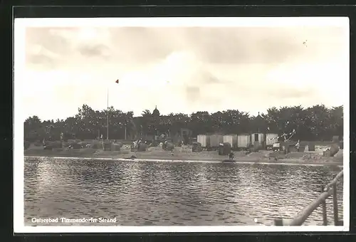 AK Timmendorferstrand, Blick auf die Umkleidekabinen am Strand