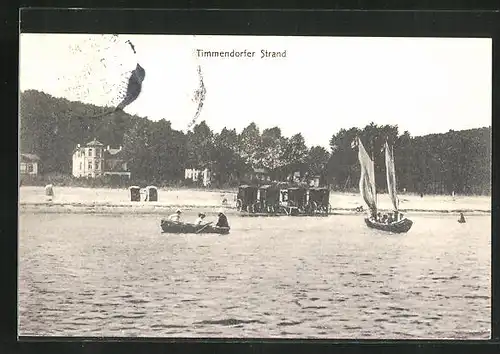 AK Timmendorferstrand, kleines Ruderboot am Ufer der Ostsee