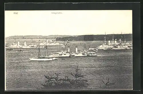 AK Kiel, Blick auf die Schiffe im Kriegshafen