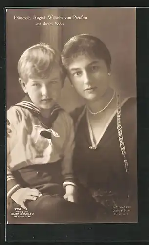 AK Prinzessin August Wilhelm mit ihrem Sohn im Portrait