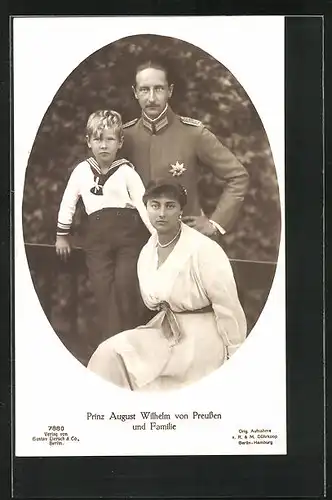 AK Prinz August Wilhelm von Preussen mit Familie im Portrait