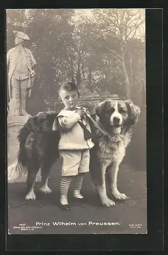AK Prinz Wilhelm als Bube mit grossem Hund vor einer Studiokulisse