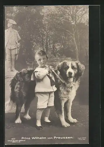 AK Portrait Prinz Wilhelm mit Hund vor einer Studiokulisse