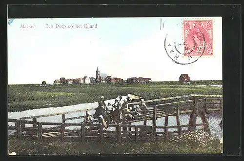 AK Marken, Een Dorp op het Eiland