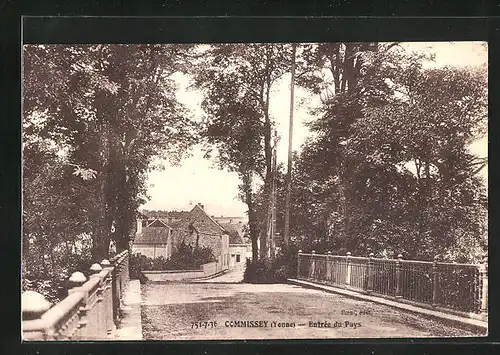 AK Commissey, Entrée du Pays