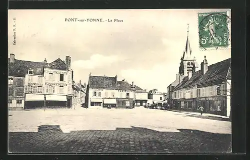 AK Pont-sur-Yonne, la Place