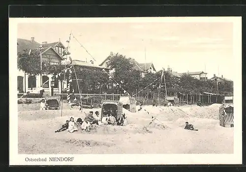 AK Niendorf, Kinder am Strand der Ostsee