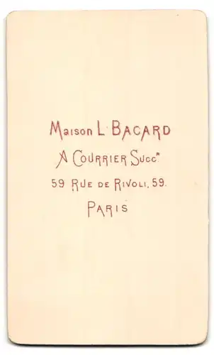 Fotografie L. Bacard, Paris, 59 Rue de Rivoli, Portrait hübsche betagte Frau mit Blumenhaarschmuck