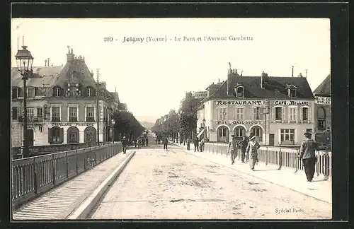 AK Joigny, Le Pont et l`Avenue Gambetta