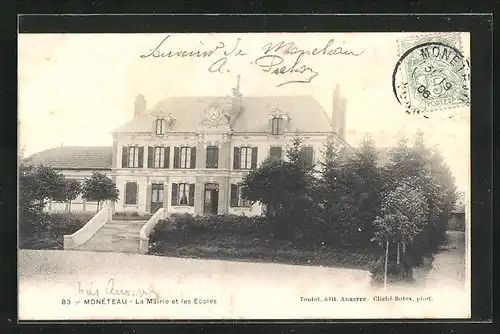 AK Monéteau, La Mairie et les Ecoles