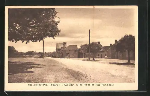 AK Villechetive, un coin de la Place et Rue Principale