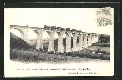 AK Druyes-les-Belles-Fontaines, Le Viaduc