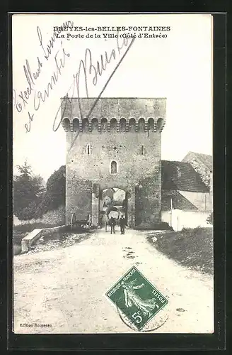 AK Druyes-les-Belle-Fontaines, La Porte de la Ville