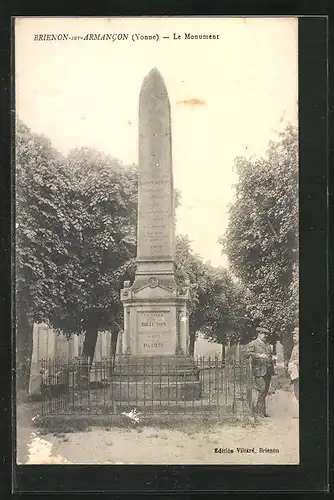 AK Brienon-sur-Armancon, Le Monument aux Morts