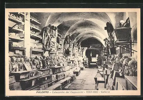 AK Palermo, Catacombe dei Cappuccini, Skelette in Kleidung