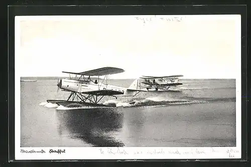 AK Wasserflugzeuge bei der Landung auf dem Wasser