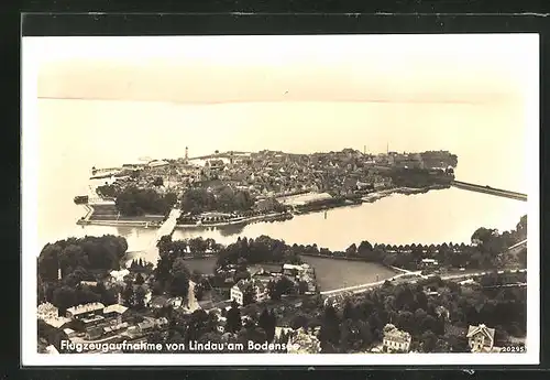 AK Lindau / Bodensee, Flugzeugaufnahme der Stadt