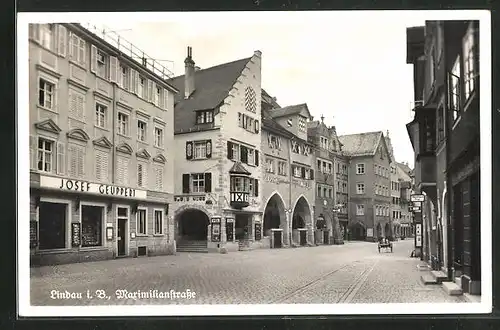 AK Lindau / Bodensee, Maximilianstrasse mit Handlung von Josef Geuppert