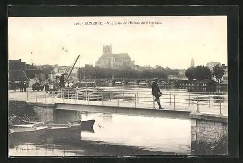 AK Auxerre, Vue prise de l`Ecluse du Bâtardeau