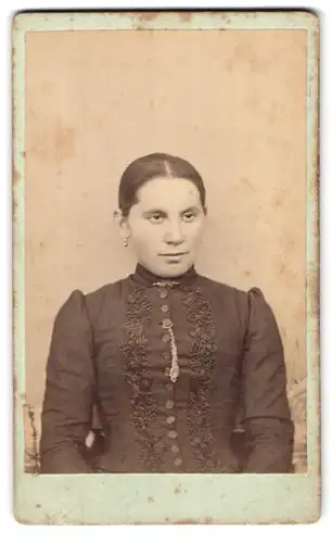 Fotografie F. A. Hartig, Thurm i. Sachsen, Portrait junge Dame mit zurückgebundenem Haar