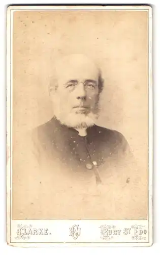 Fotografie Clarke, Bury St. Edmunds, 7 Abbey Hill, Portrait betagter Herr mit Brille und Vollbart