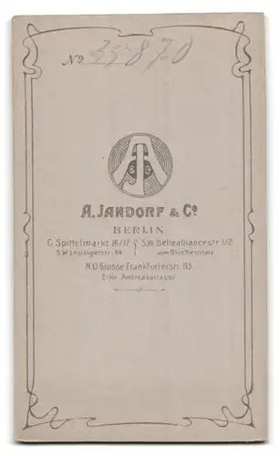 Fotografie A. Jandorf & Co., Berlin, G. Spittelmarkt 16-17, Portrait betagte Dame mit Zwicker & Brosche