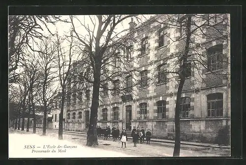 AK Sens, L'Ecole des Garcons, Promenade du Mail