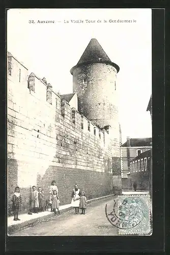 AK Auxerre, La Vieille Tour de la Gendarmerie