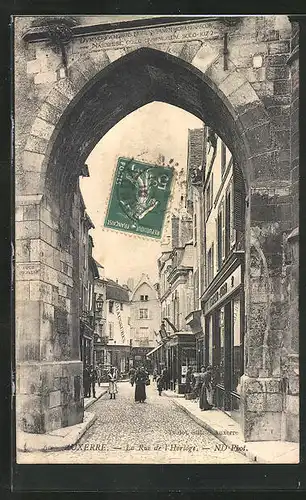 AK Auxerre, La Rue de l`Horloge, Strassenpartie