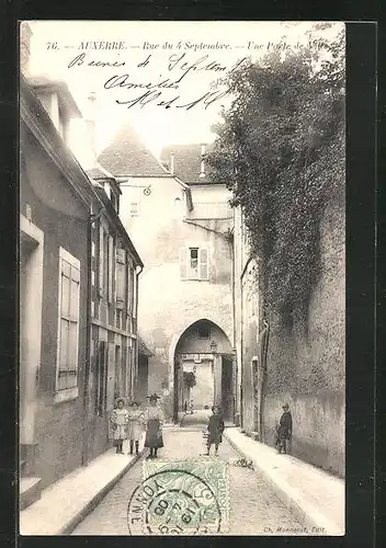 AK Auxerre, Rue du 4 Septembre, Une Portre de Ville