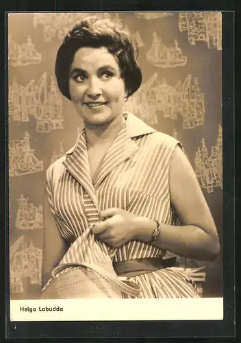 AK Schauspielerin Helga Labudda mit freundlichem Lächeln