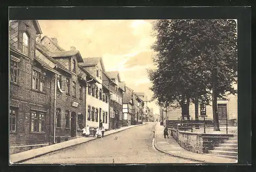 AK Stadtoldendorf, Kirchenstrasse mit Kindern