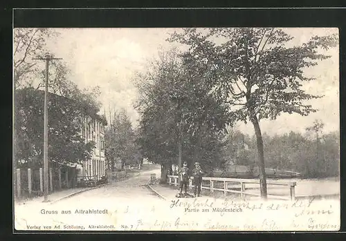 AK Hamburg-Rahlstedt, Strassenpartie am Mühlenteich