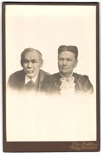 Fotografie Otto Gehler, Leipzig, Turnerstrasse 11, Portrait von altem Paar