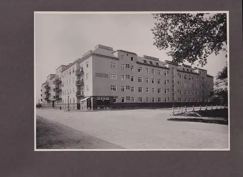 Fotoalbum 48 Fotografien 1931, Ansicht Wien, Wohnhausbau Wien XXI. Rautenkranzgasse, Volkswohnhaus