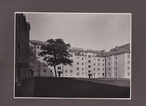 Fotoalbum 40 Fotografien 1933, Ansicht Wien, Wohnhausbau Wien XI Rinnböckstrasse, Volkswohnhaus