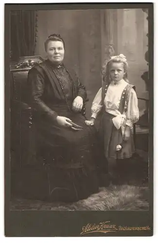 Fotografie Atelier Kraaz, Bad Lauterberg i. H., Dickliche Mutter mit ihrer süssen Tochter