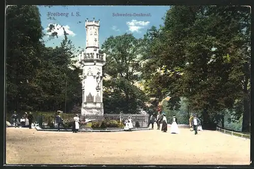 AK Freiberg i.S., Besucher am Schweden-Denkmal