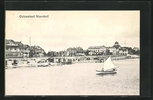 AK Ostseebad Niendorf, Blick von der Ostsee zum Ort