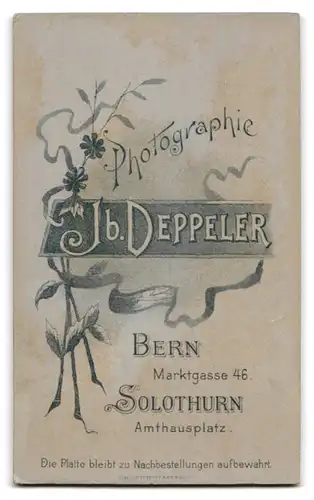 Fotografie Jb. Deppeler, Bern, Marktgasse 46, Portrait korpulenter Herr im Jacket mit Querbinder