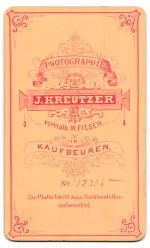 Fotografie J. Kreutzer, Kaufbeuren, Portrait Mann im Anzug mit Querbinder