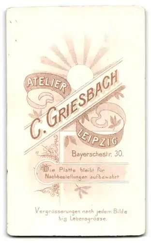 Fotografie C. Griesbach, Leipzig, Bayerschestr. 30, Portrait elegant gekleideter Mann im Anzug